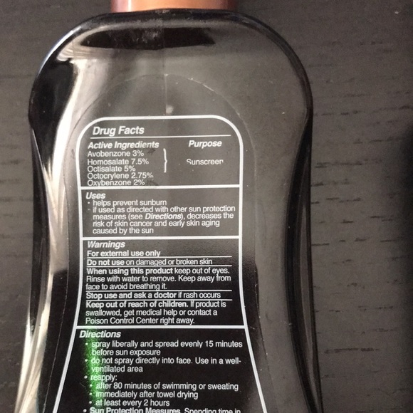 Two Australian Gold 30 Spray Gel Sunscreen with Instant Bronzer - Picture 3 of 5